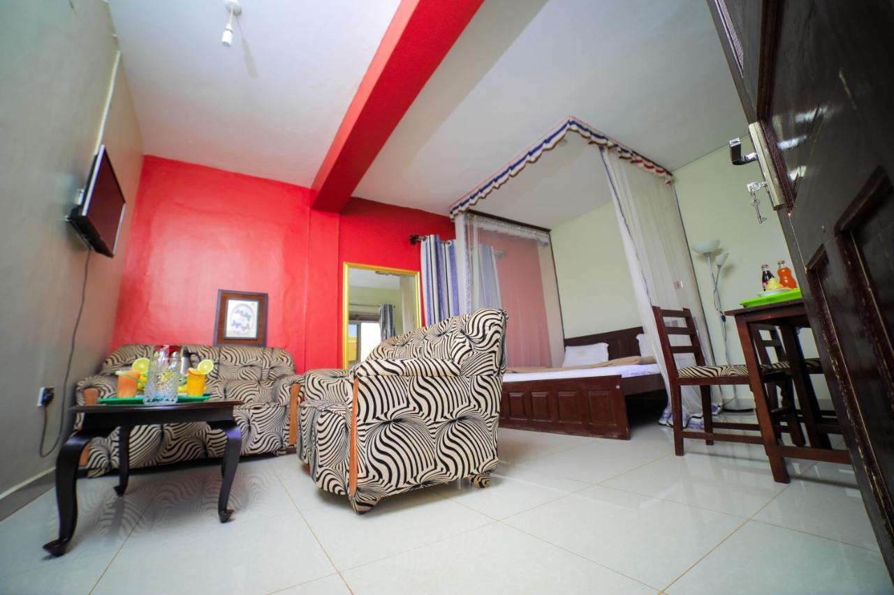 Royal Park Hotel Jinja Exterior photo
